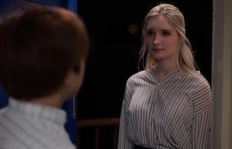 Cô đơn nơi xứ lạ với gã chồng già, vợ tây được thằng hàng xóm an ủi