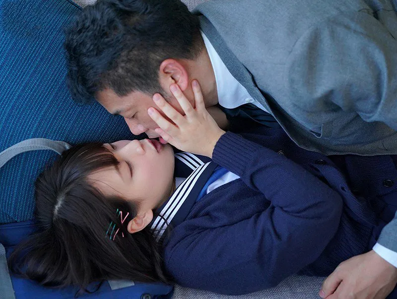 Thầy giáo trốn bà xã vụng trộm với cô học trò dễ thương