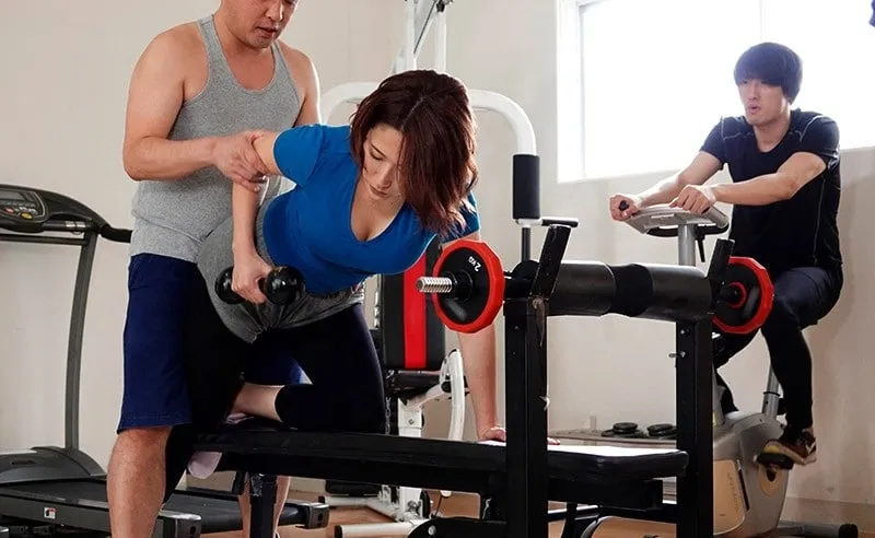 Chồng yêu phát hiện người vợ cắm sừng với huấn luyện viên thể hình