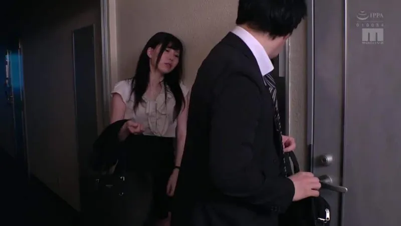 Cô vợ nhà kề bên nhận nhầm tôi là ông xã trong một hôm say xỉn