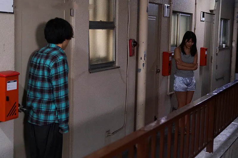 Bí mật địt trộm với cô gái nhà kế bên cãi nhau bị ông chồng đuổi ra cửa